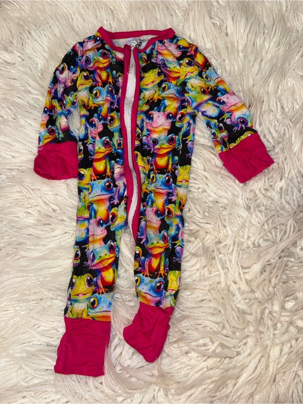 ME Makeover Essentials Multicolor Frog Print Footed One-Piece with Pink Trim